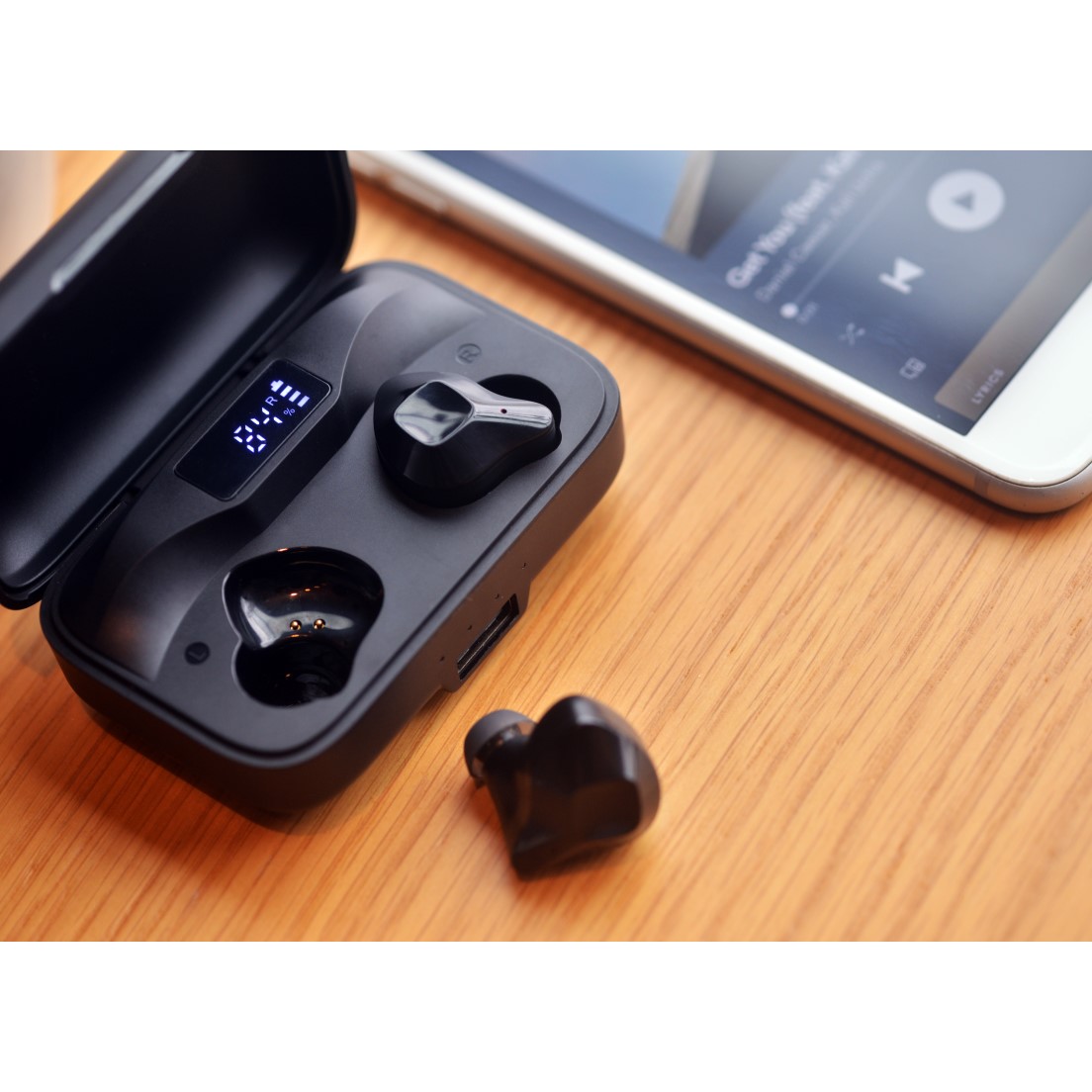 Energizer UB2609 Wireless Bluetooth Earbuds with Charging Case